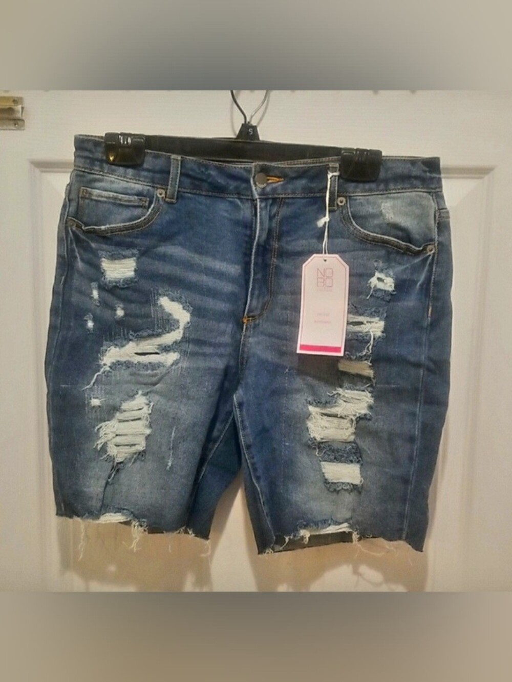 NWT Mid-Rise Boyfriend Shorts Distressed Frayed Cut Offs Denim Jean Jorts NoBo